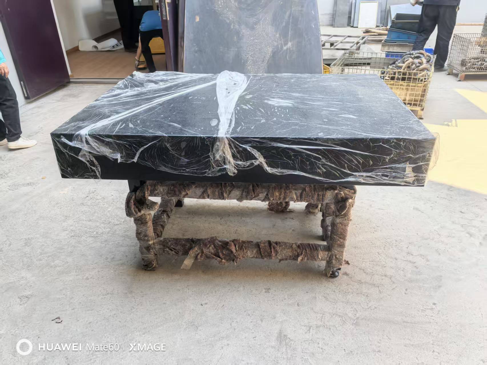 大連客戶采購(gòu)的大連大理石平臺(tái)1米*1.5米送貨到廠